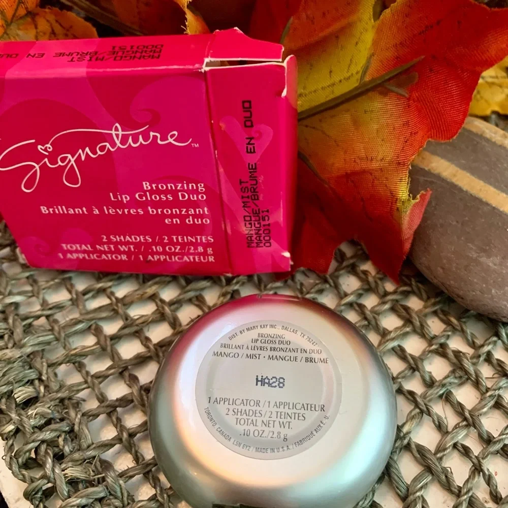 Mary Kay Signature NIP Bronzing Lip Gloss Duo in Mango and Mist - Picture 6 of 7